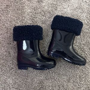 Carters kids rain boots NWOT